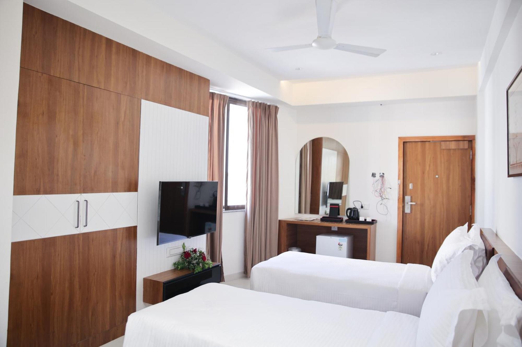 Lords Eco Inn, Ambaji Exteriér fotografie